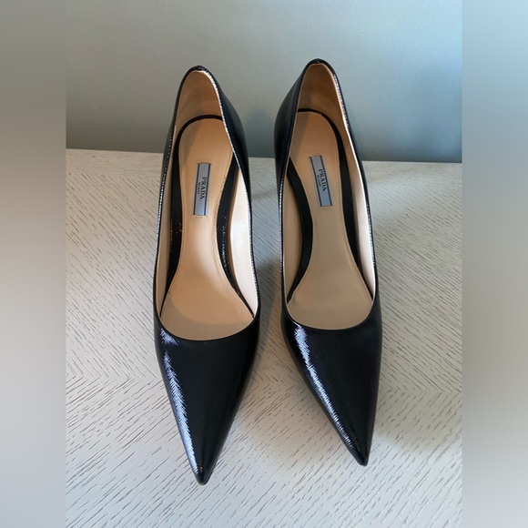 Prada Black Saffiano Vernice Leather Pointed-Toe Pumps size 42 - Picture 4 of 13